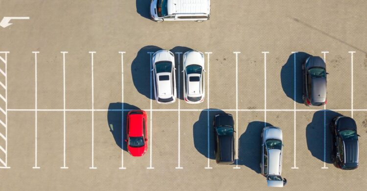 How Do Security Guards Keep Parking Lots Safe?